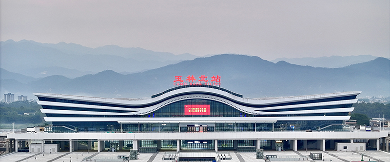 2.9玉林北站正面（备用）.jpg