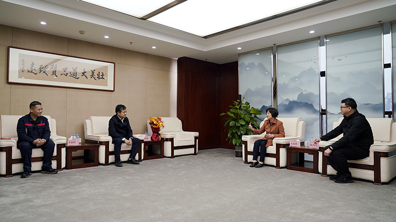 2.座谈.jpg
