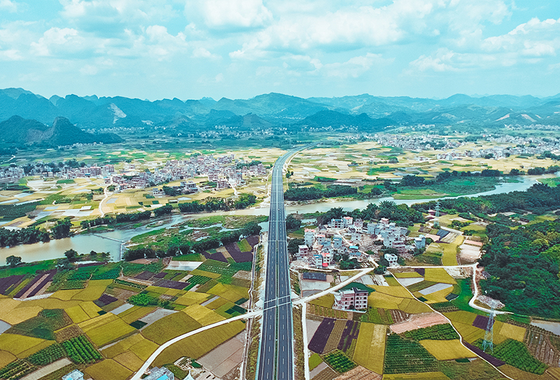 桂林运营公司荔浦分公司阳鹿路路景.jpg